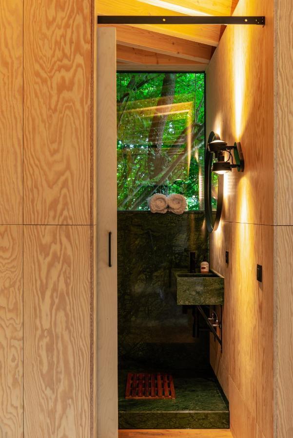 Hutstuf - The Fox & Private Outdoor Spa 라로셰안알데네 외부 사진